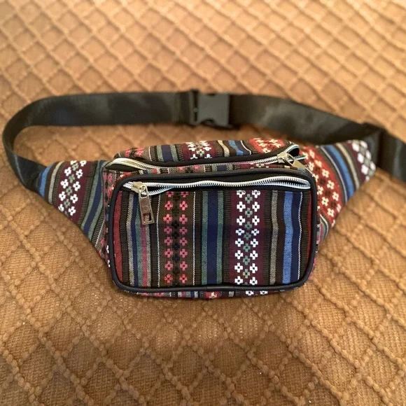 NWOT Cute Boho Fanny Pack with Lots of Storage Space - Picture 1 of 3